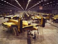 Asisbiz North American B-25 Mitchell production in Kansas City in 1942 01