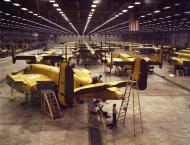 Asisbiz North American B 25 Mitchell production in Kansas City in 1942 01