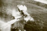 Asisbiz IJN Destroyer Kaibokan explodes off Ormoc Leyte Is Philippines 10th Nov 1943 01