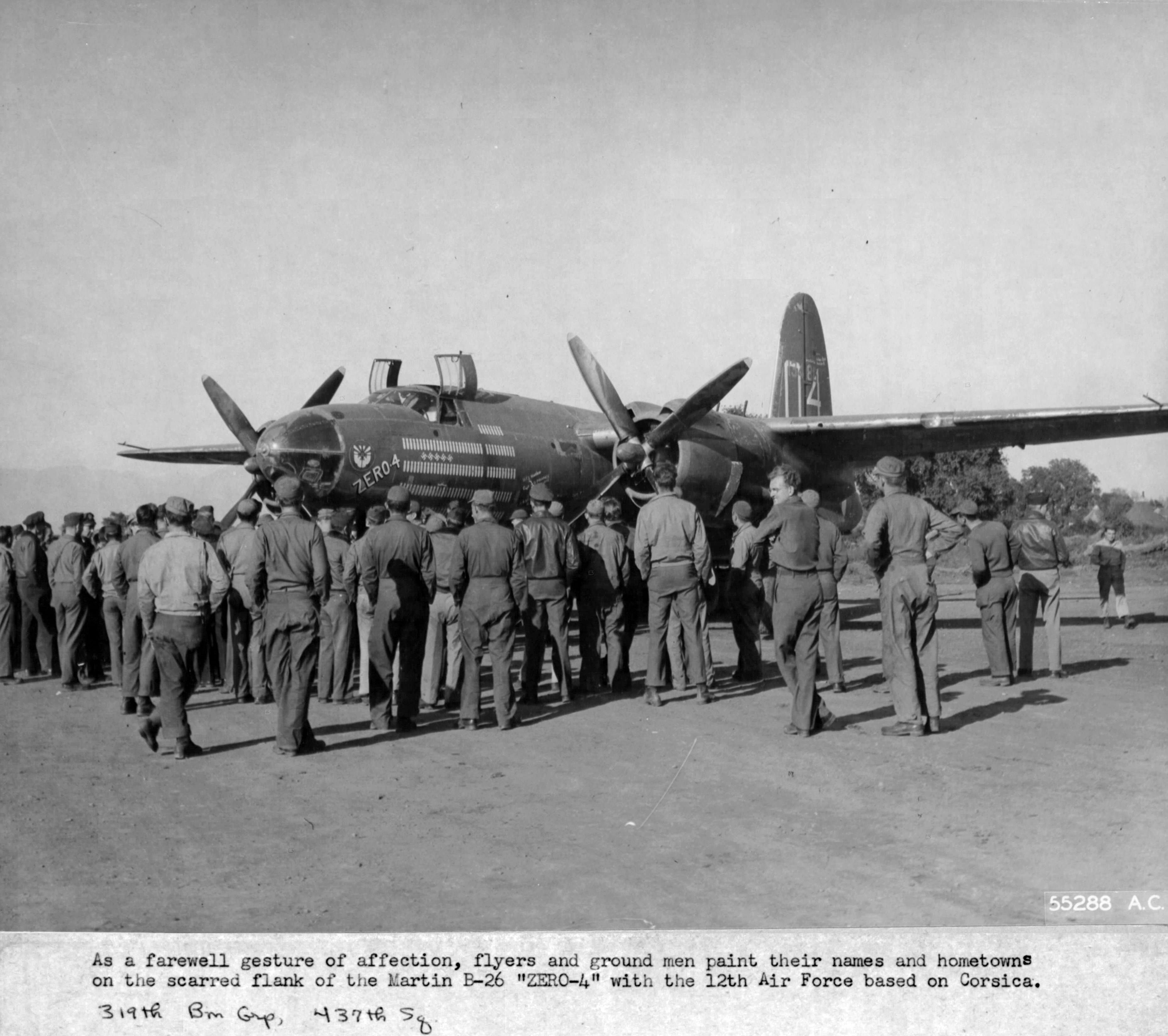 41 34868 B 26C Marauder 12AF 319BG437BS 04 Zero 4 with crew at Corsica 15 Dec 1944 01