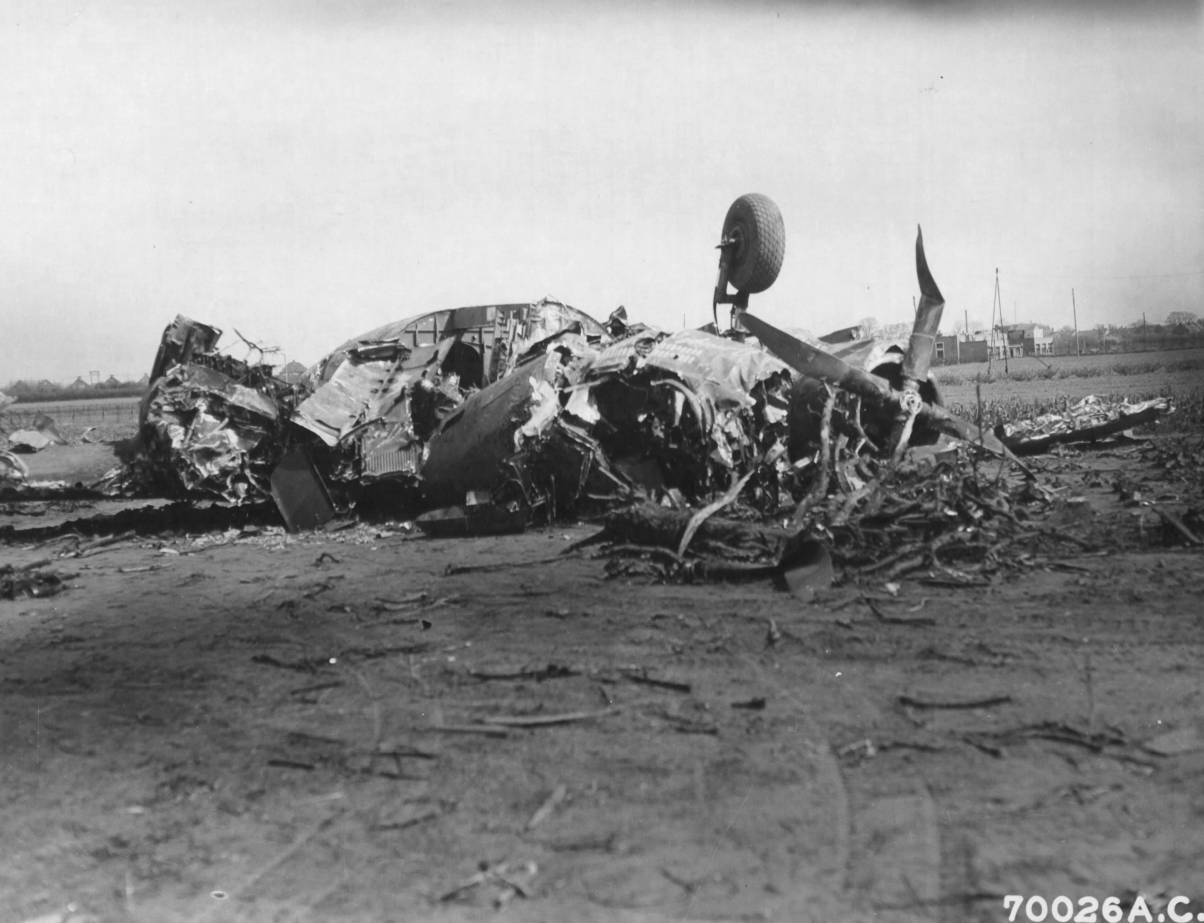 41 34961 B 26C Marauder 9AF 386BG552BS RGM Miss Carraige crash Dunmow 8th Apr 1944 01