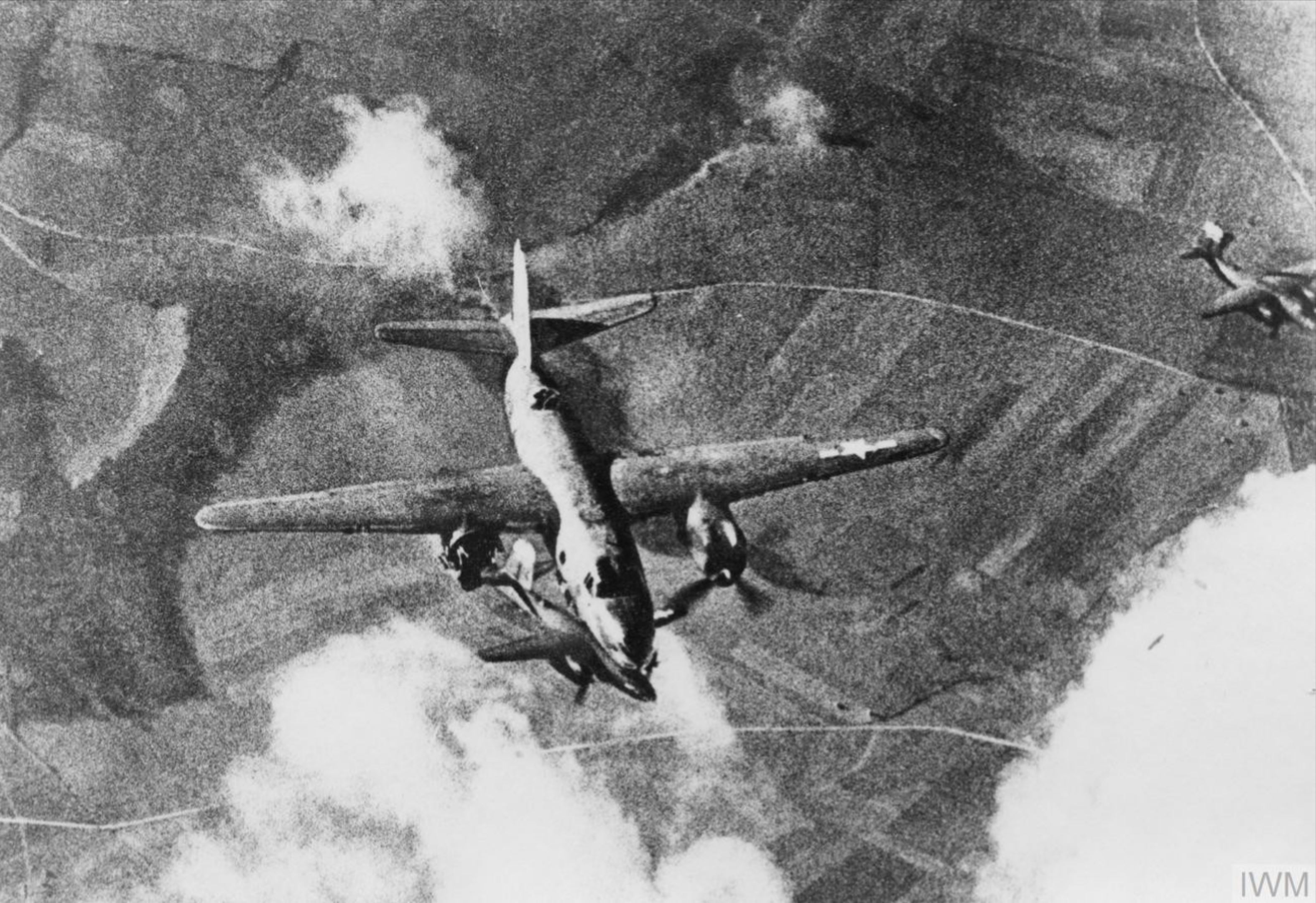 41 35000 B 26C Marauder 8AF 323BG455BS YUR Swamp Chicken sd by flak over France 5 Feb 1944 MACR2056 FRE4684