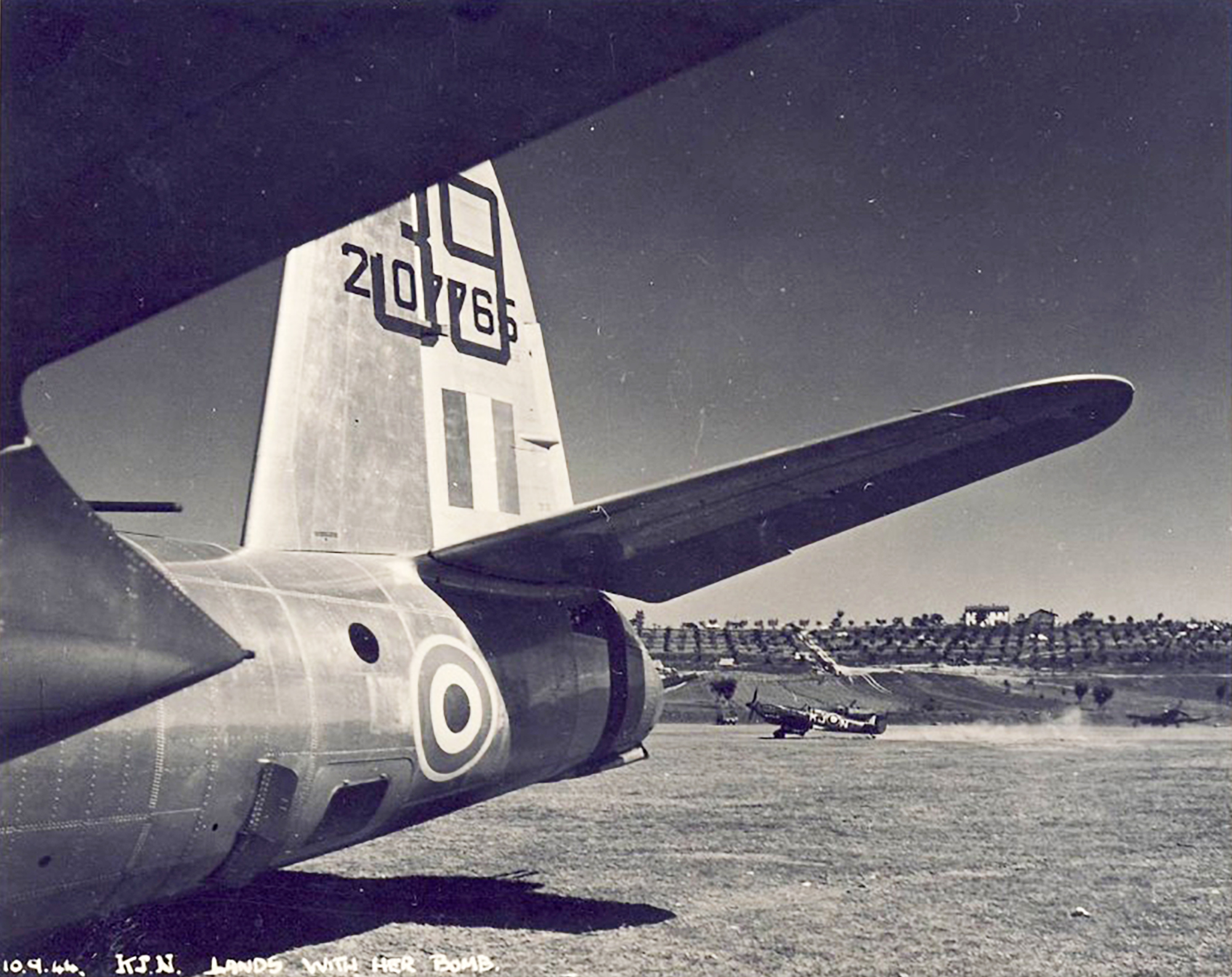 42 107765 B 26C Marauder French Airforce belly landed Foiano Italy 10th Sep 1944 06