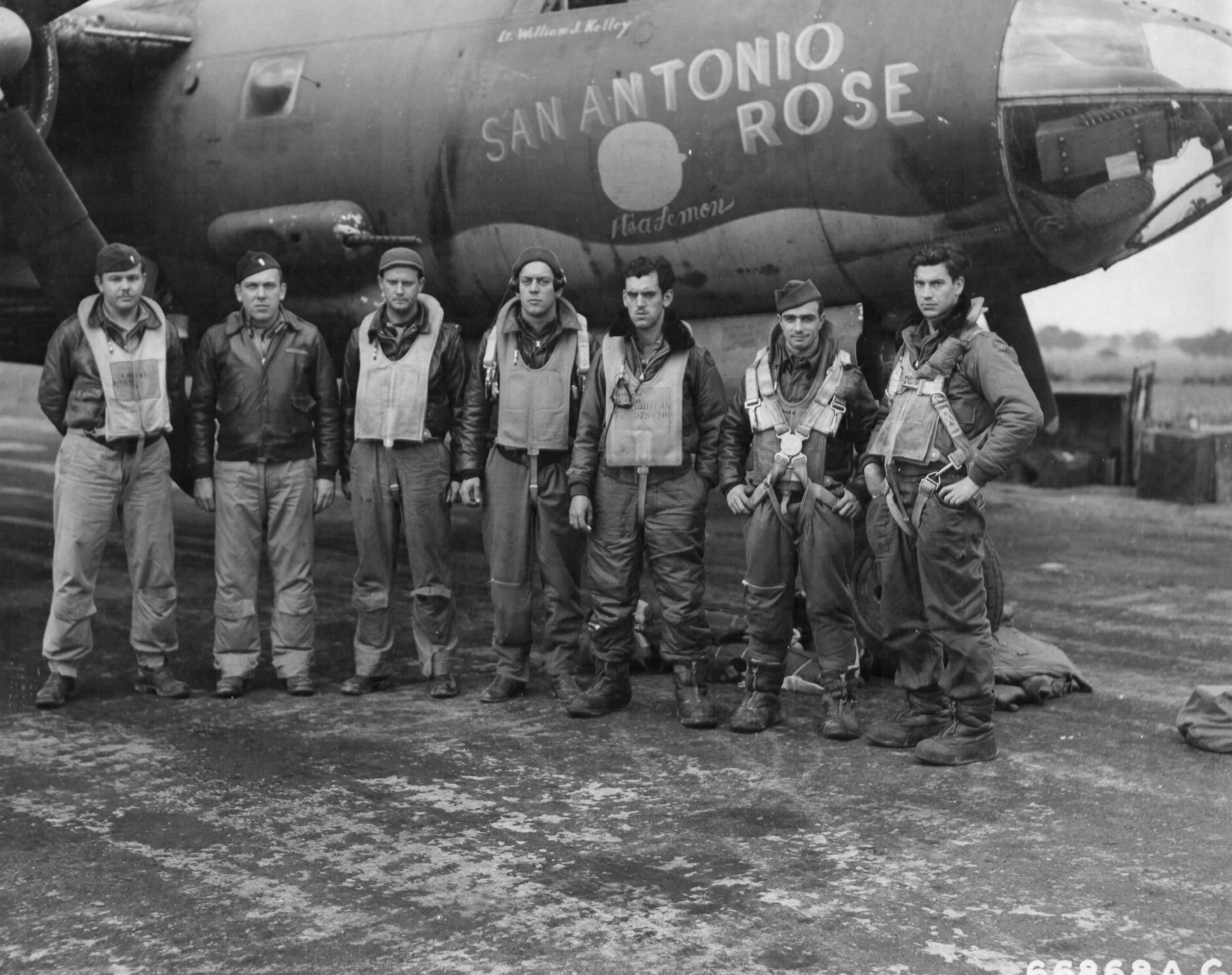 42 95978 B 26B Marauder 9AF 391BG573BS San Antonio Rose with Lt Logan and crew England 13 Aug 1944 01