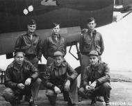 Asisbiz 41 31622 B 26B Marauder 9AF 386BG554BS RUx Litjo with crew at Boxted Field Essex England 12 Sep 1943 04