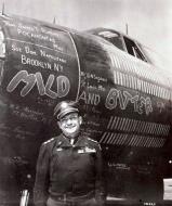 Asisbiz 41-31819 B-26B Marauder 9AF 322BG450BS ERX Mild and Bitter with LtGen Lewis Brereton CO 02