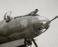 Asisbiz 41 34786 B 26C Marauder 8AF 323BG456BS WTO Buffalo Gal with ground crew England 24 July 1943 01