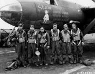 Asisbiz 42 95802 B 26B Marauder 9AF 391BG573BS T6P Skeeter with Lt Dearing and crew England 13 Aug 1944 01
