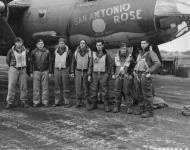 Asisbiz 42 95978 B 26B Marauder 9AF 391BG573BS San Antonio Rose with Lt Logan and crew England 13 Aug 1944 01