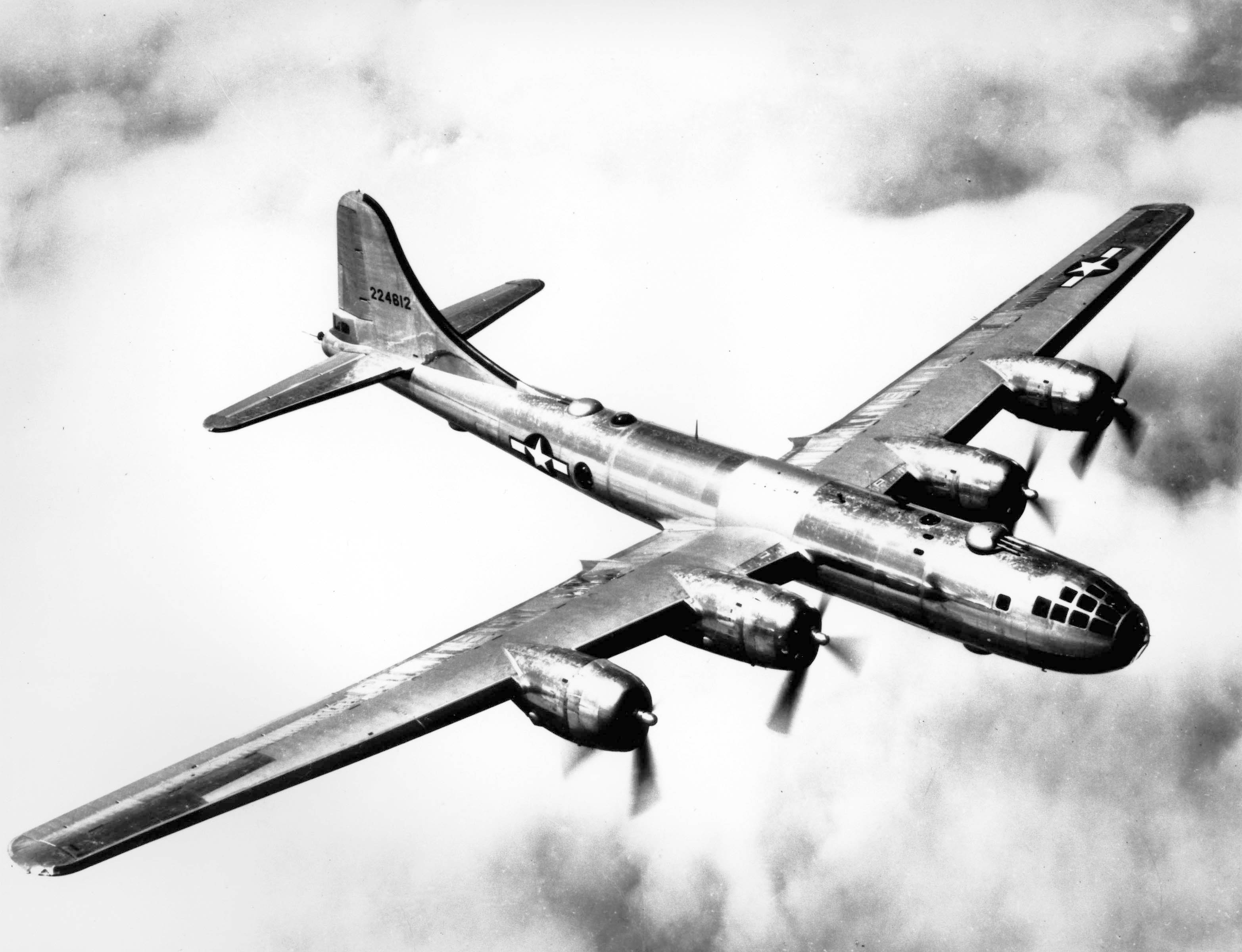 42 24812 Boeing B-29 Superfortress factory fresh in flight 01