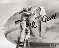 Asisbiz 42 24596 Boeing B-29 497BG869BS A 4 Little Gem Isley Field Saipan Marianas Feb 1945 01