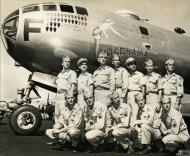 Asisbiz 42 24621 Boeing B-29 Superfortress 20AF 41PR Yokohama Yo Yo with crew and nose art left side FRE11476