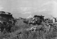 Asisbiz Boeing B-29 Superfortress 20AF 330BG458BS K25 surrounded by Japanese wrecked aircraft on Tinian FRE11918