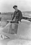 Asisbiz Beaufighter TFX RCAF 404Sqn Wing Commander A K Gatward CO of No 404 at Davidstow Moor Cornwall IWM MH7660