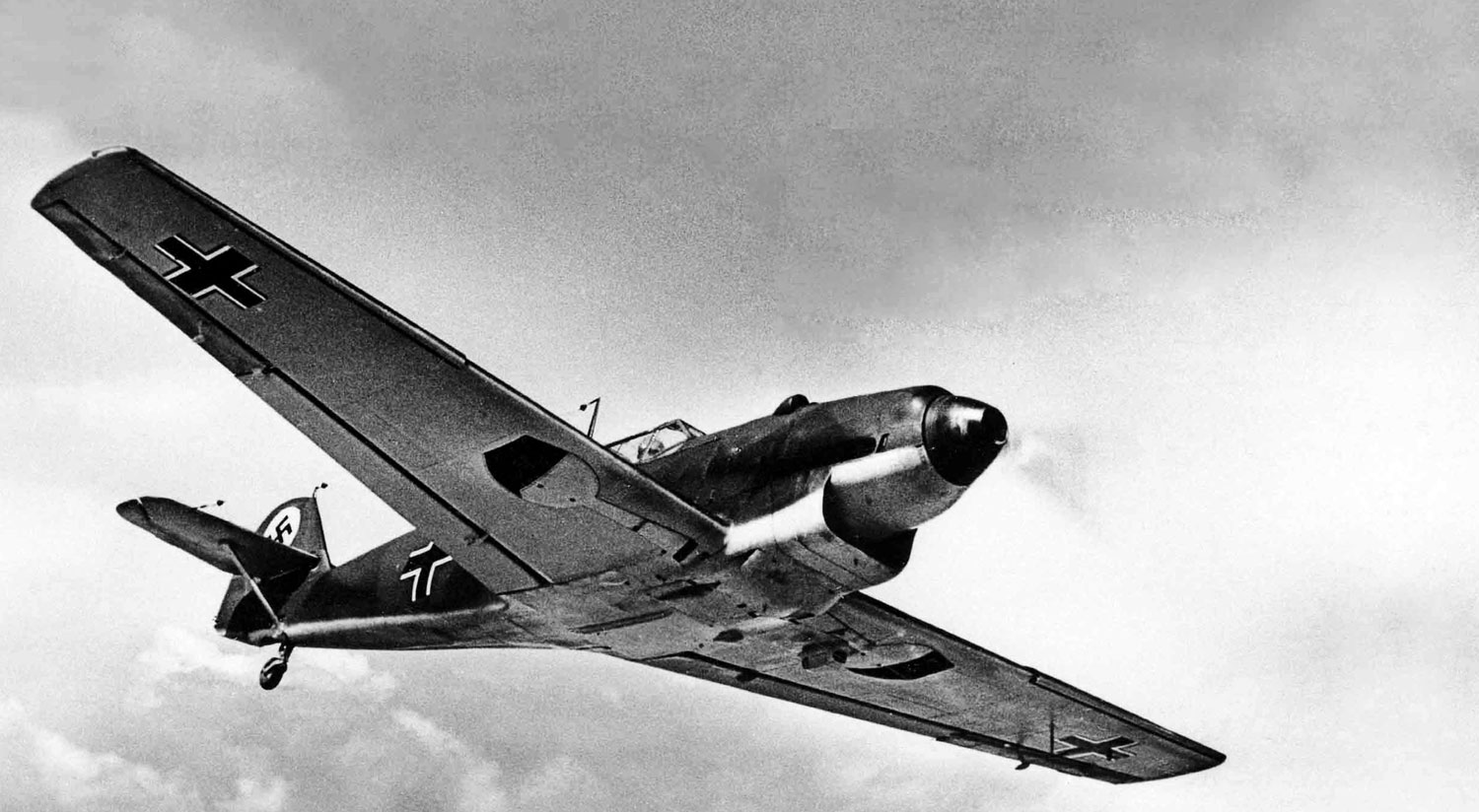 Messerschmitt Bf 109B1 in early pre war markings flight profile photograph 01