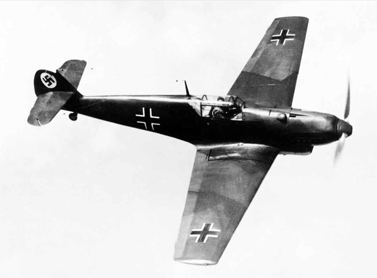 Messerschmitt Bf 109B1 in early pre war markings flight profile photograph 02