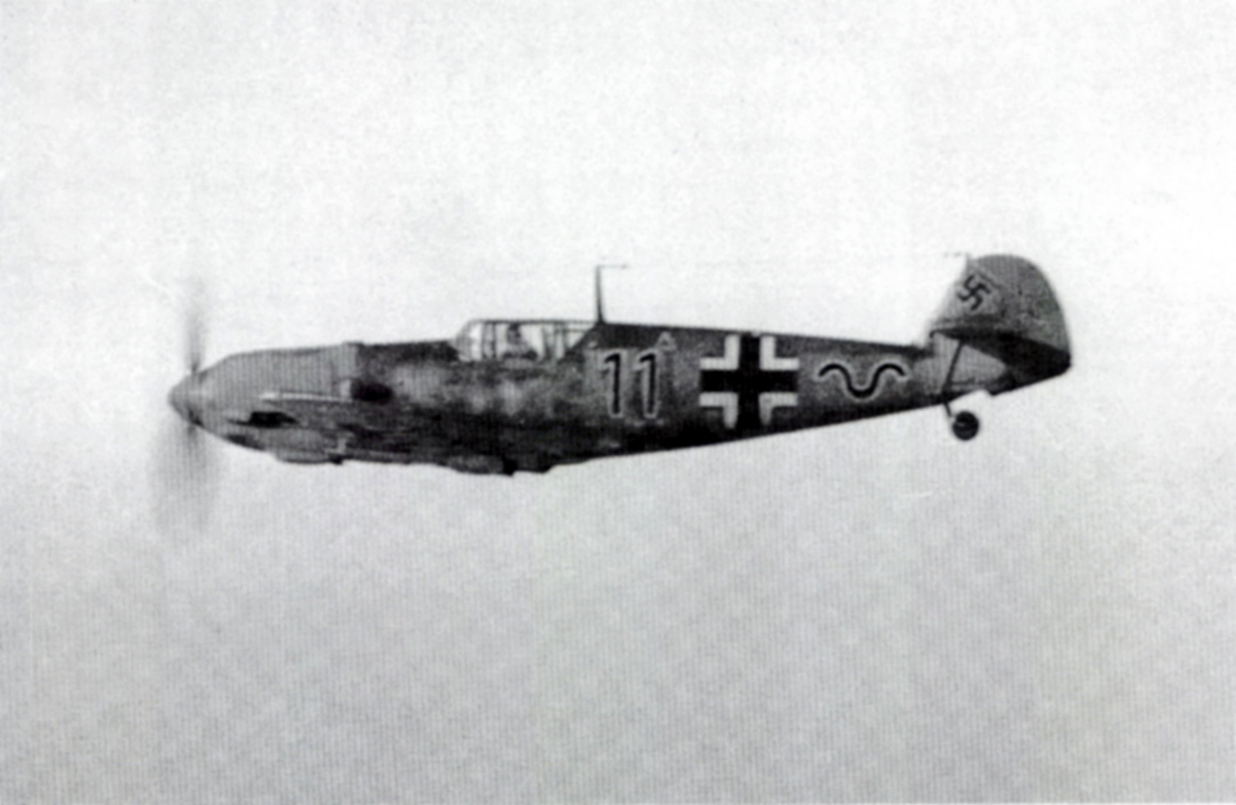 Messerschmitt Bf 109E 4th staffel black 11 on patrol Battle of Britain August 1940 01