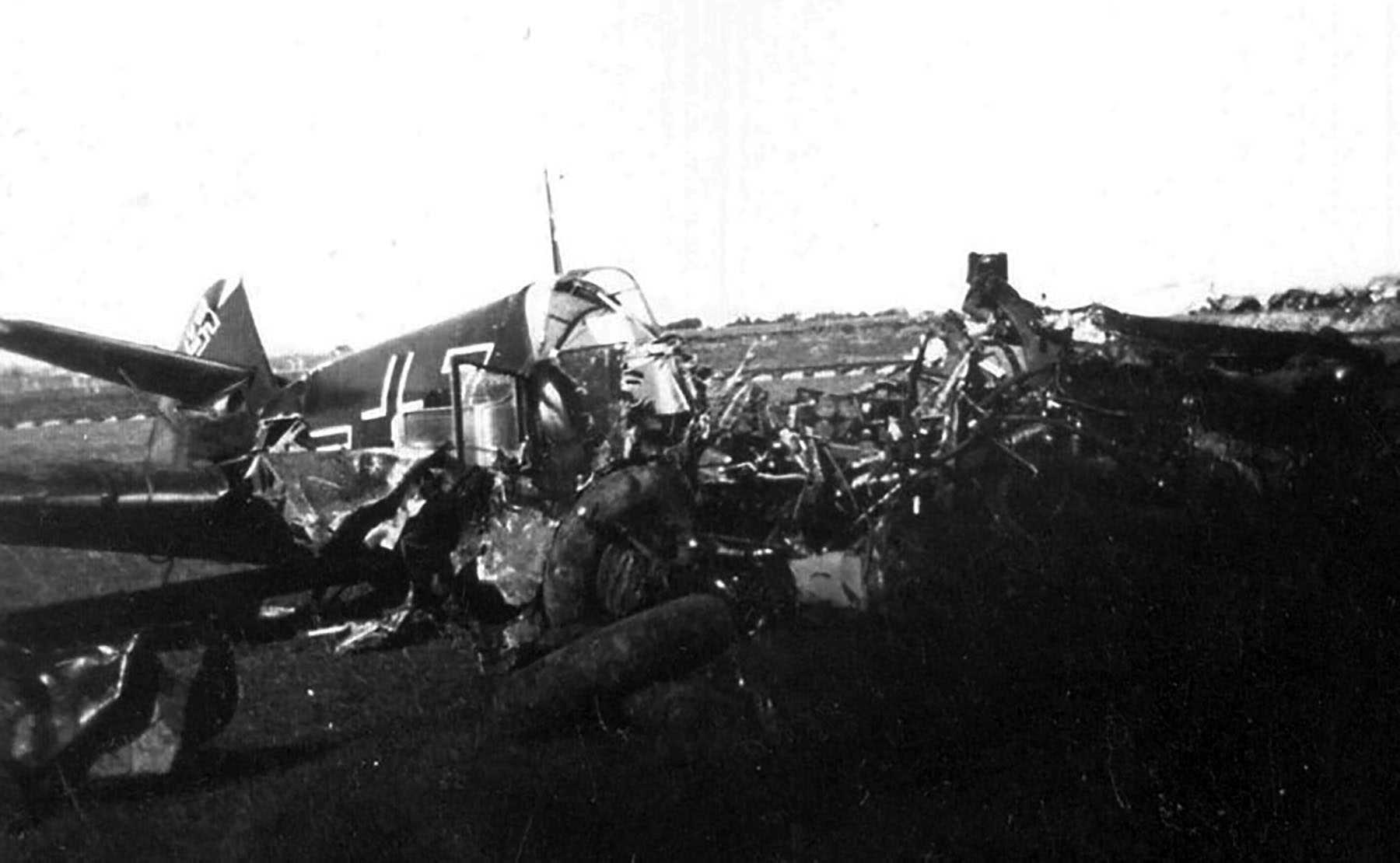 Messerschmitt Bf 109E 5th staffel Red 7 crashsite 1939 01