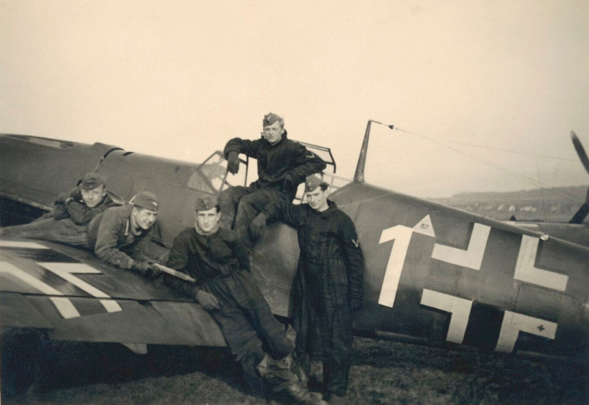Messerschmitt Bf 109E1 White or Yellow 1 with early tow tone camouflage and large Balkenkreuz Germany 1939 eBay 01