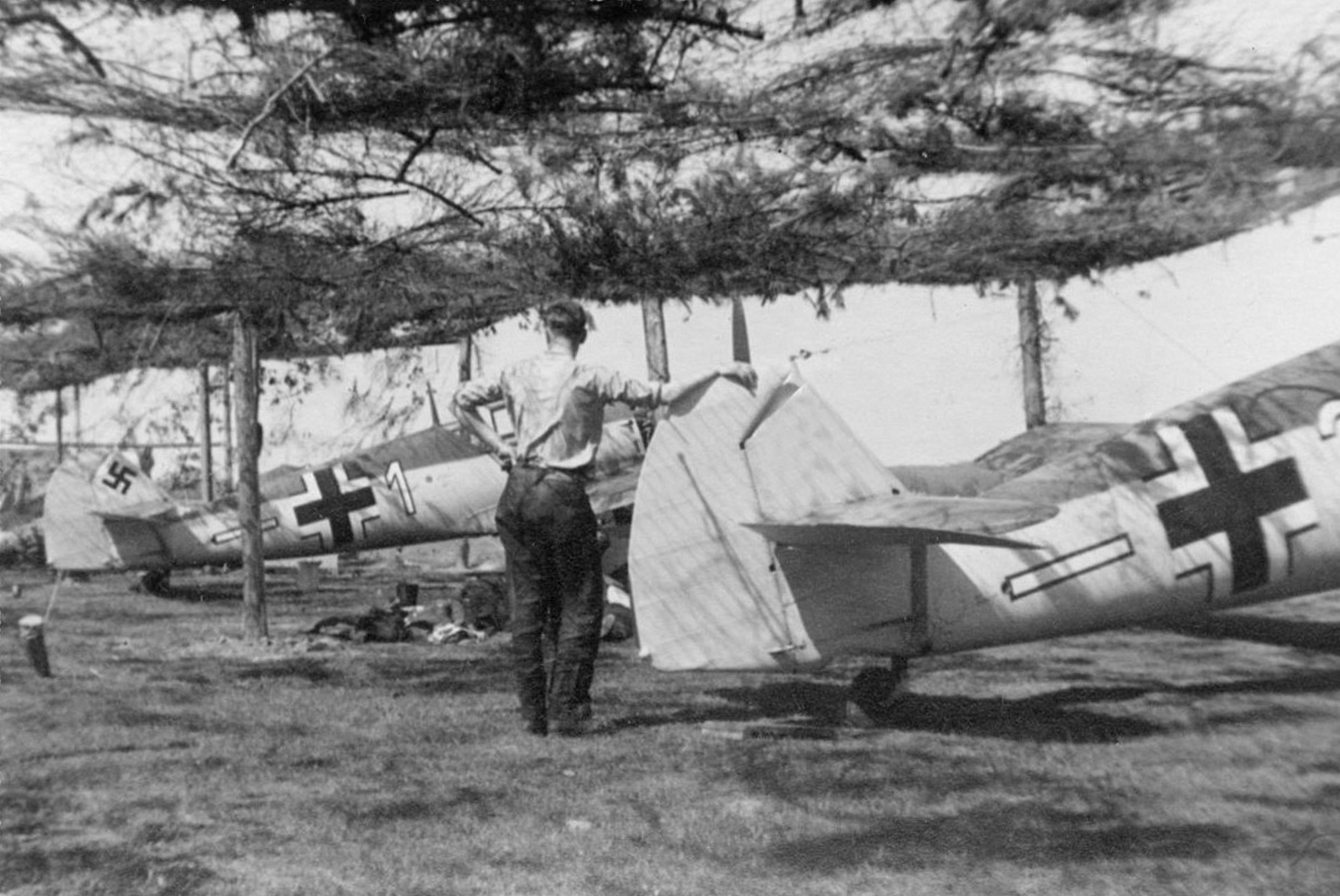 Messerschmitt Bf 109E4 4.JGxx White 1 unknown eBay 01