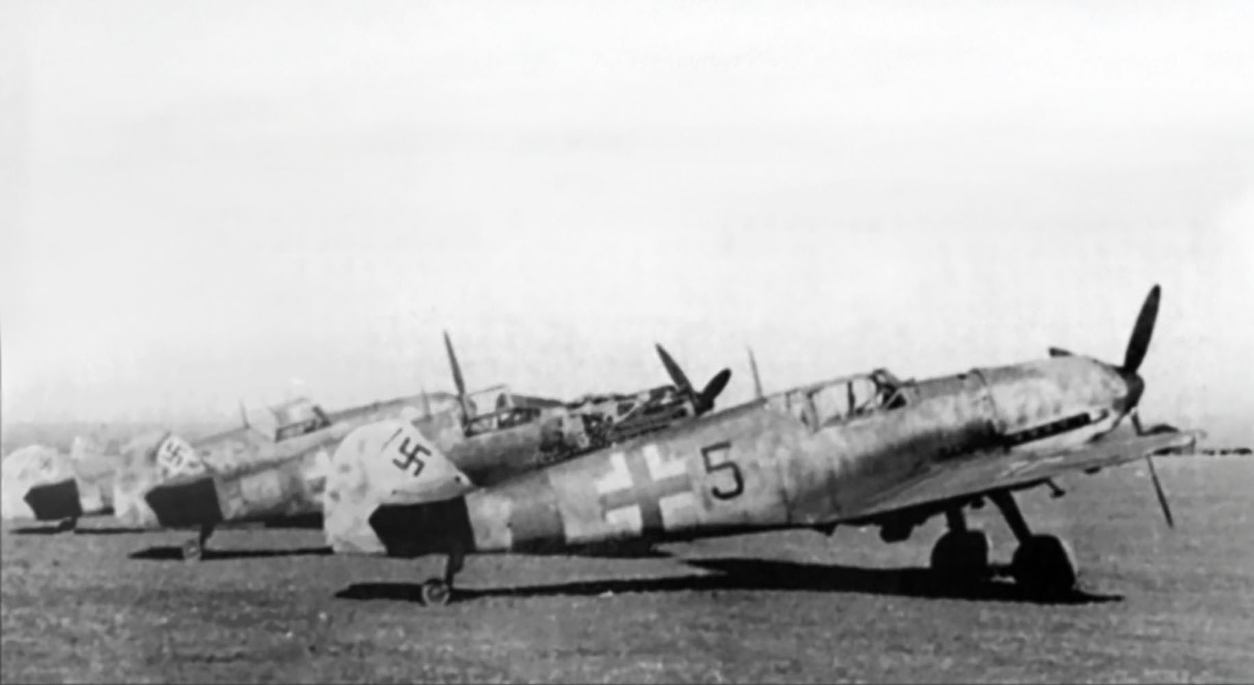 Messerschmitt Bf 109E4 Reichsverteidigung Black 5 Steuerwald Hildesheim May 1944 01