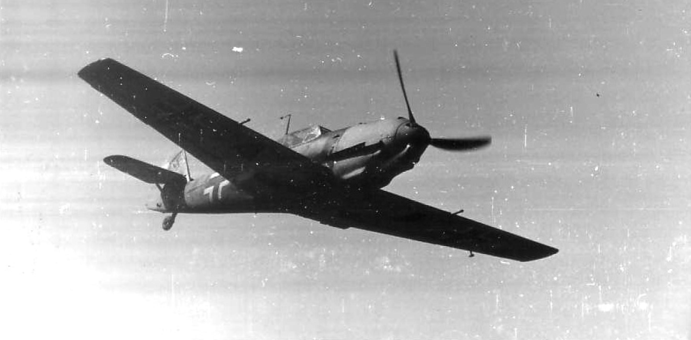 Messerschmitt Bf 109E7 unknown Stab JG unit with Strich markings in flight eBay 02