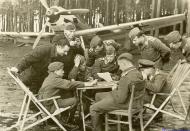 Asisbiz Aircrew Luftwaffe pilots pose for a propaganda photo eBay 01