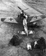 Asisbiz Messerschmitt Bf 109E3 Stab II showing the upper wings camouflage 1940 01