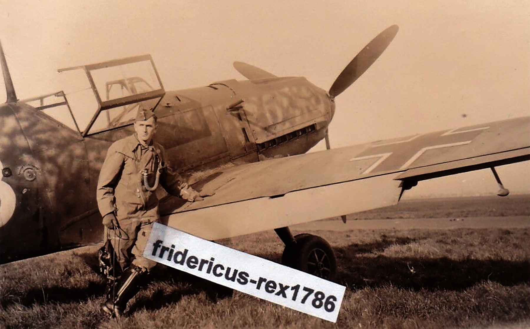 Messerschmitt Bf 109E4 4.JFS4 White 8 Monchengladbach dispersal area 1941 ebay 01