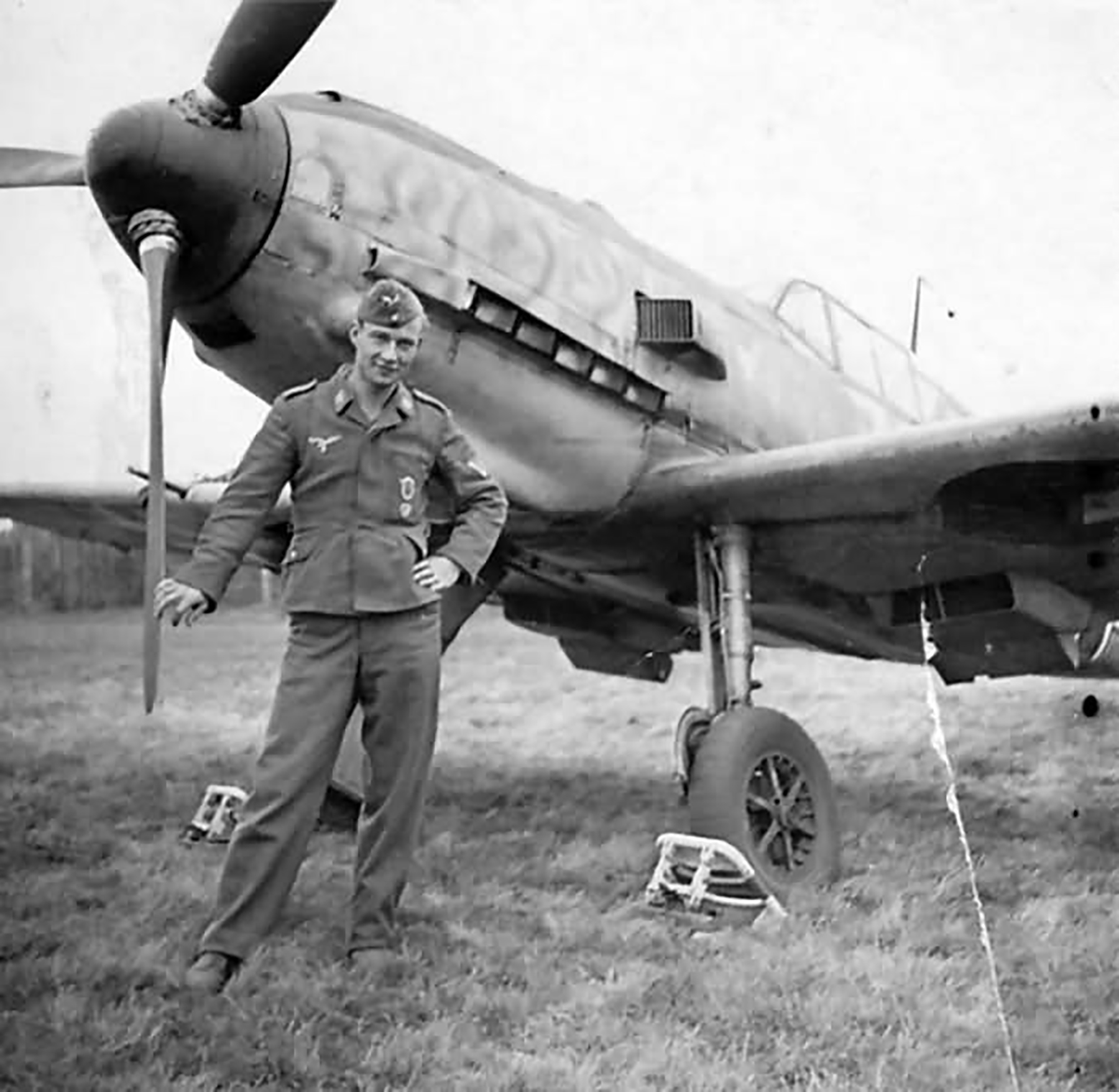 Messerschmitt Bf 109E3 4.JFS4 Monchengladbach 1941 01