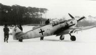 Asisbiz Messerschmitt Bf 109E1 3.JG2 Yellow 1 Hennig Strumpell in snow France 1940 01