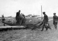 Asisbiz Messerschmitt Bf 109E1 3.JG2 Yellow 6 force landed France 1940 01