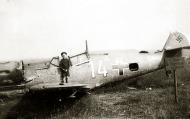 Asisbiz Messerschmitt Bf 109E3 1.JG2 White 14 force landed France 1940 01