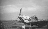 Asisbiz Messerschmitt Bf 109E4 1.JG2 dispersal area showing the units running dog emblem 1940 web 01