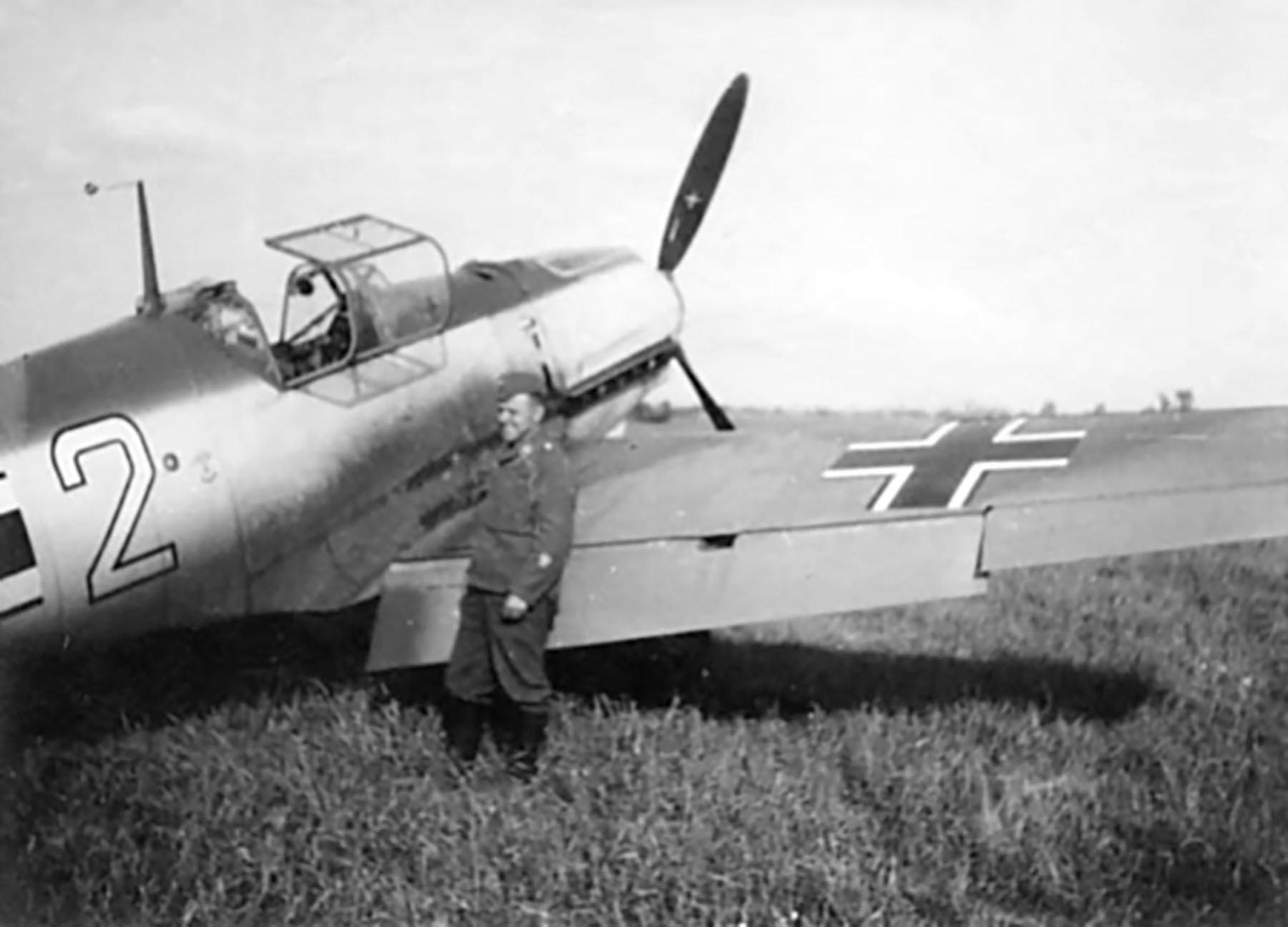Messerschmitt Bf 109E1 4.JG2 White 2 mission ready France early 1940 01