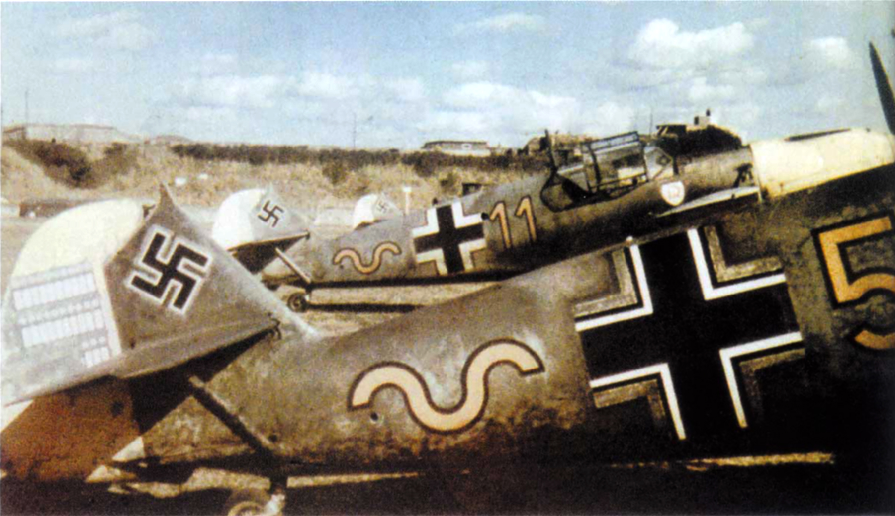 Messerschmitt Bf 109E3 9.JG2 Yellow 5 Werner Machold WNr 5274 France Aug 1940 01