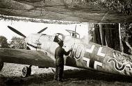 Asisbiz Messerschmitt Bf 109E1 8.JG2 Black 10 France 1940 01