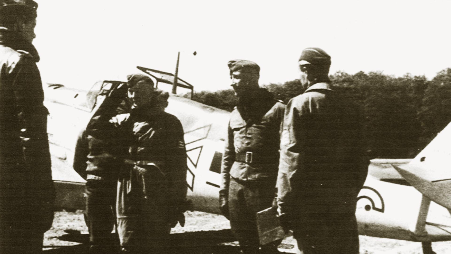 Aircrew Luftwaffe JG2 ace Erich Mix with his Bf 109E3 III.JG2 foreground May 1940 01