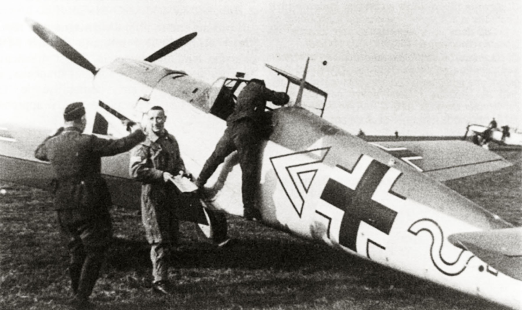 Messerschmitt Bf 109E4 Stab III.JG2 Erich Mix WNr 1526 with updated E4 canopy France 21st May 1940 01
