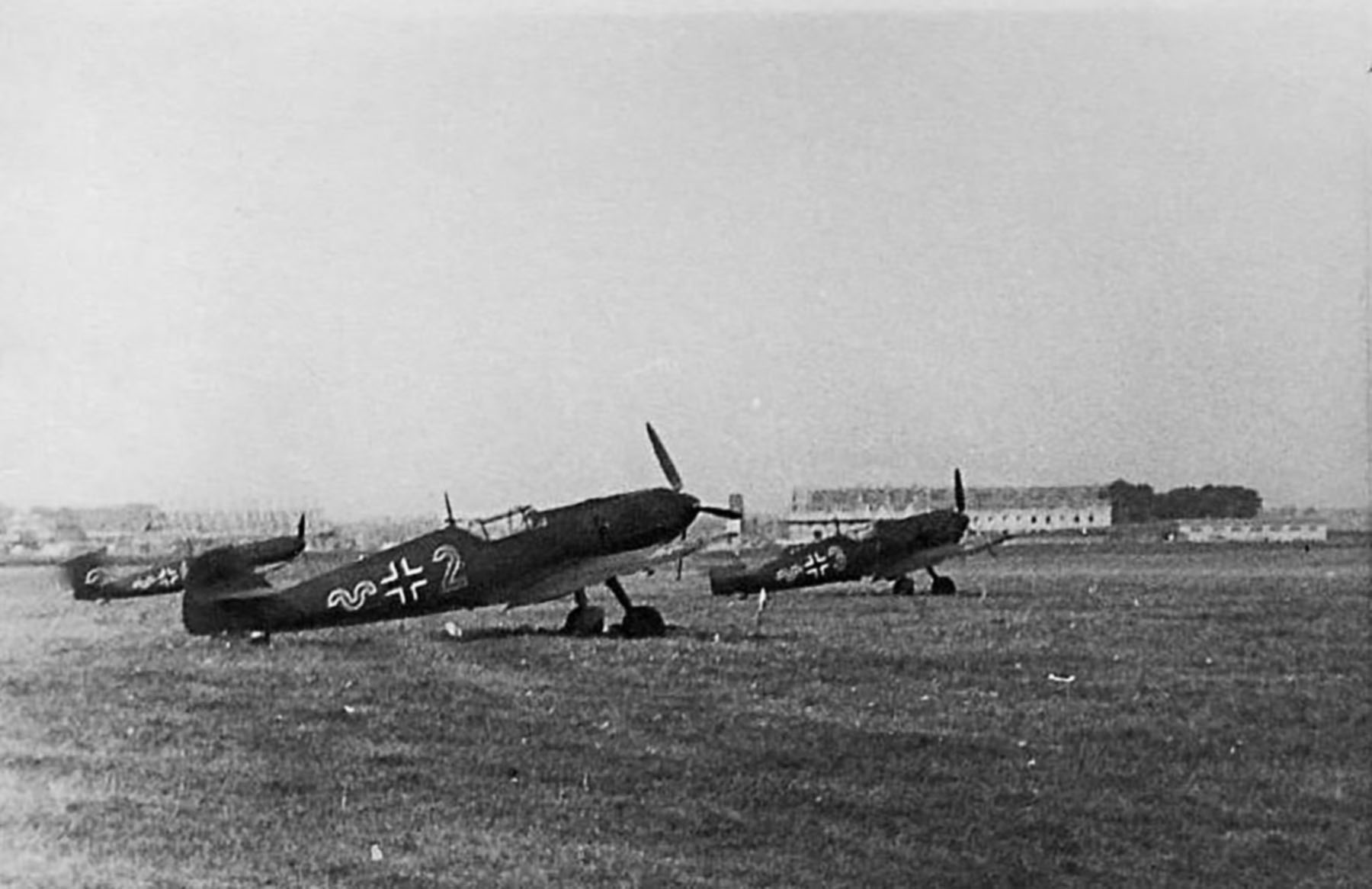 Messerschmitt Bf 109E1 2.JG20 Red 2 and 3 Straussberg August 1939 01