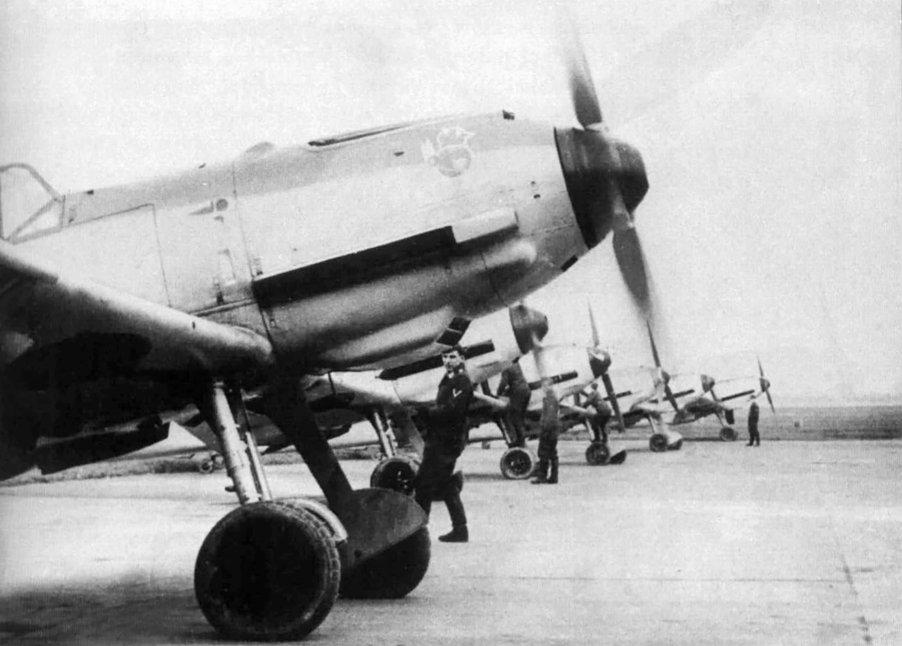 Messerschmitt Bf 109E1 II.JG21 warms up its engine France 1940 01