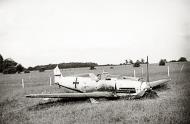 Asisbiz Messerchmitt Bf 109E3 1.JG21 White 10 belly landed Holland June 1940 02