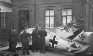 Asisbiz Messerschmitt Bf 109E3 1.JG26 White 3 WNr 1128 crash Dortmund Kurl 1939 01