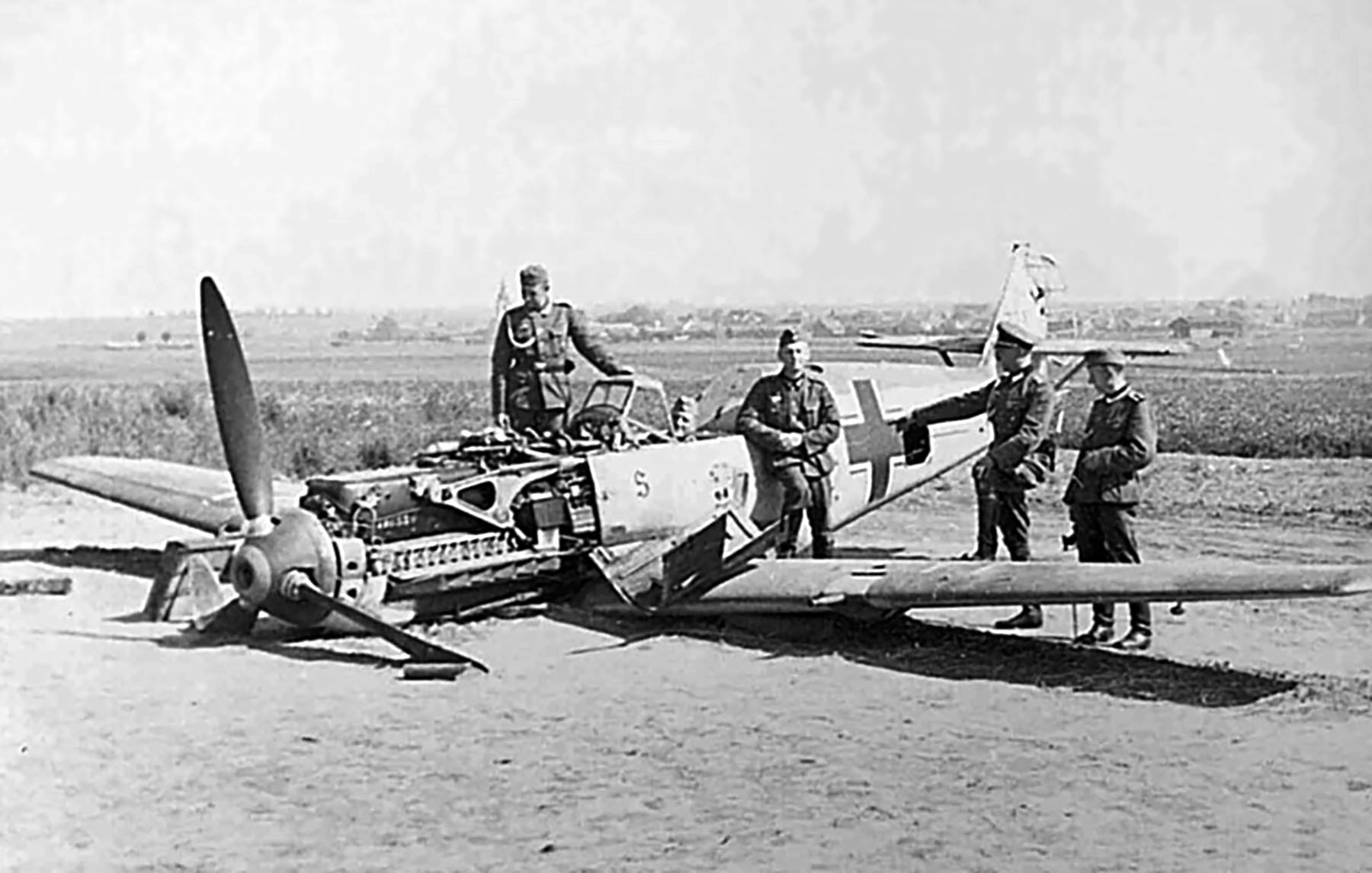 Messerschmitt Bf 109E3 4.JG26 White 3 WNr 779 force landed France 1st June 1940 05