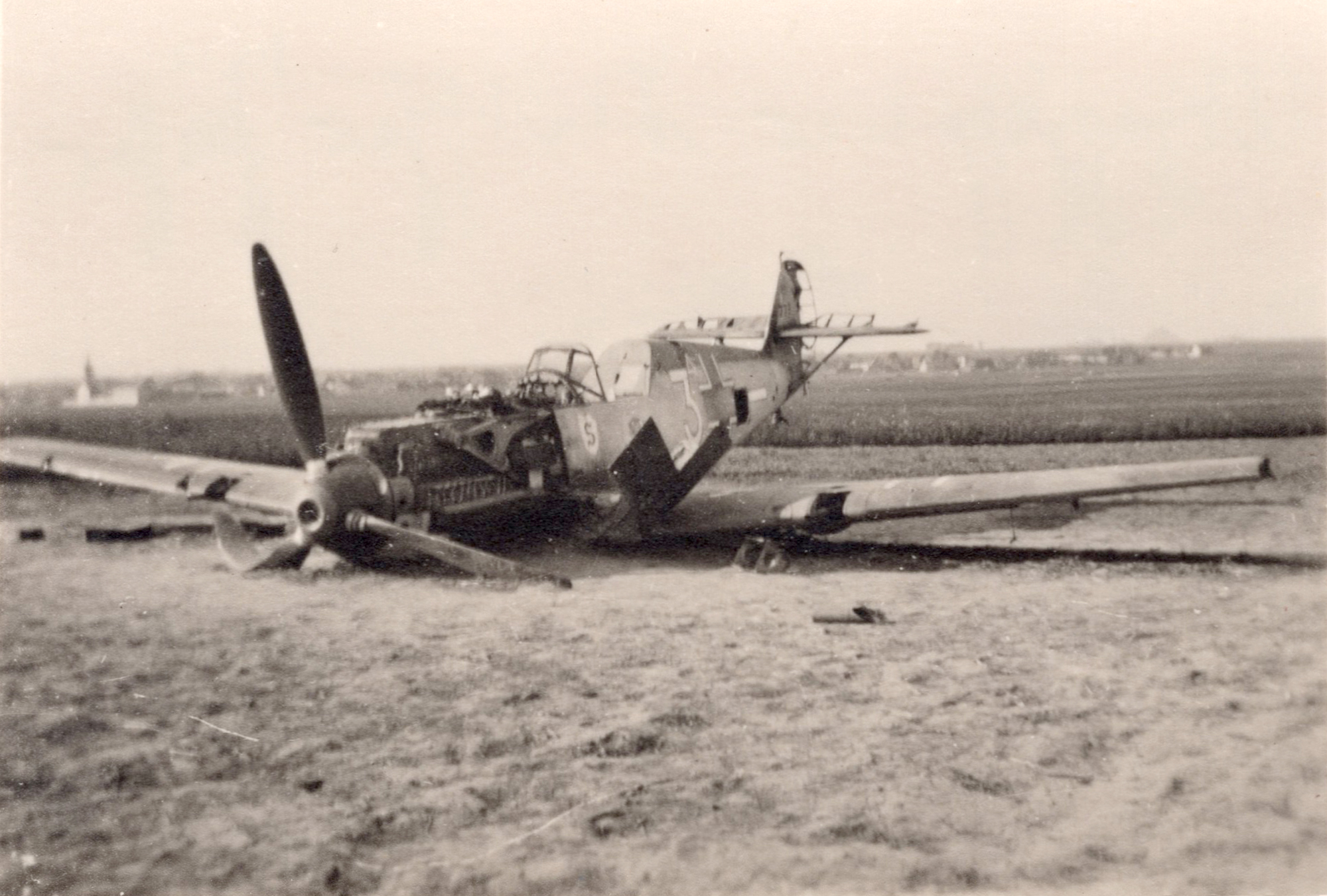 Messerschmitt Bf 109E3 4.JG26 White 3 WNr 779 force landed France 1st June 1940 15