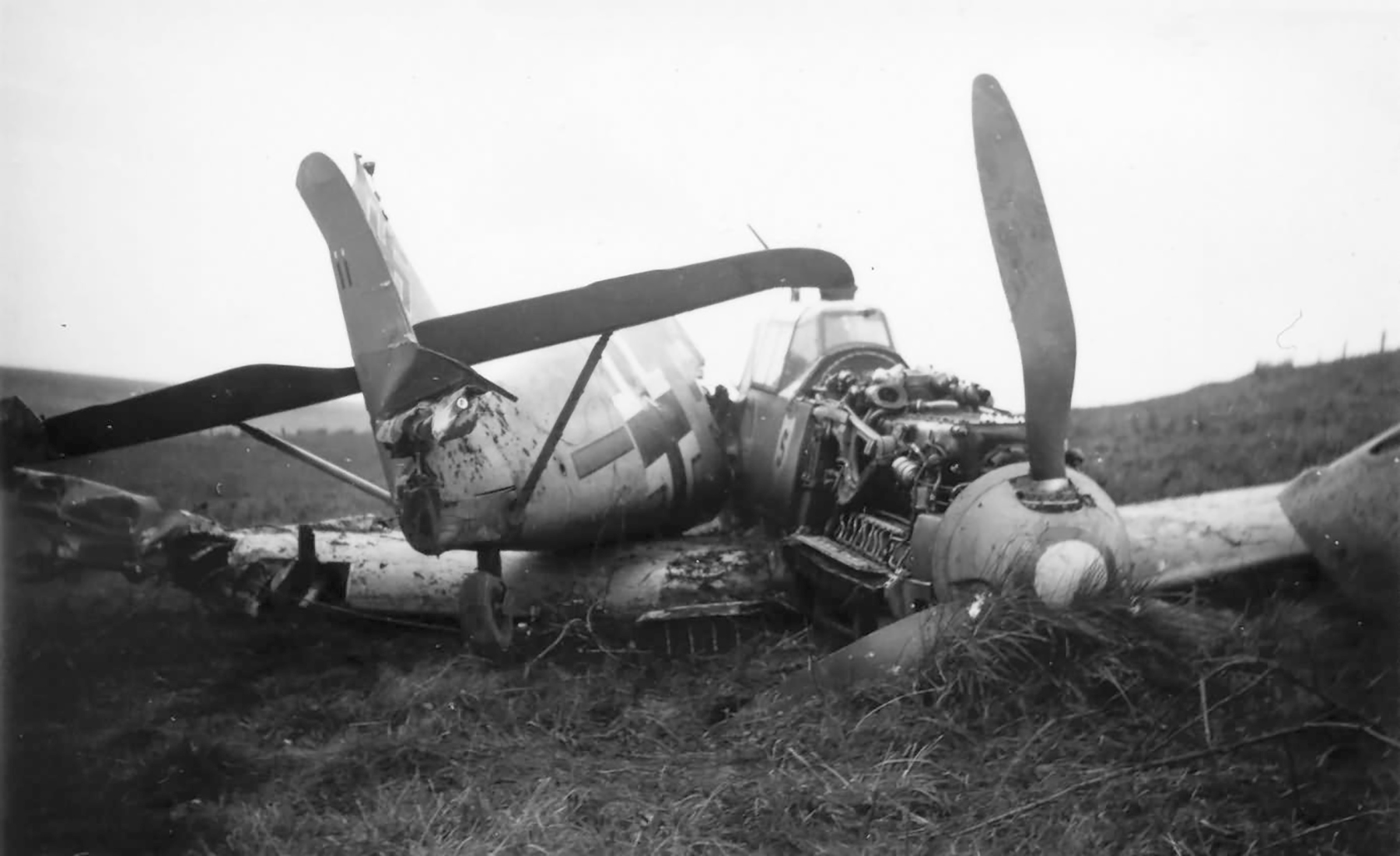 Messerschmitt Bf 109E3 6.JG26 Brown 5 crashsite France 1940 01