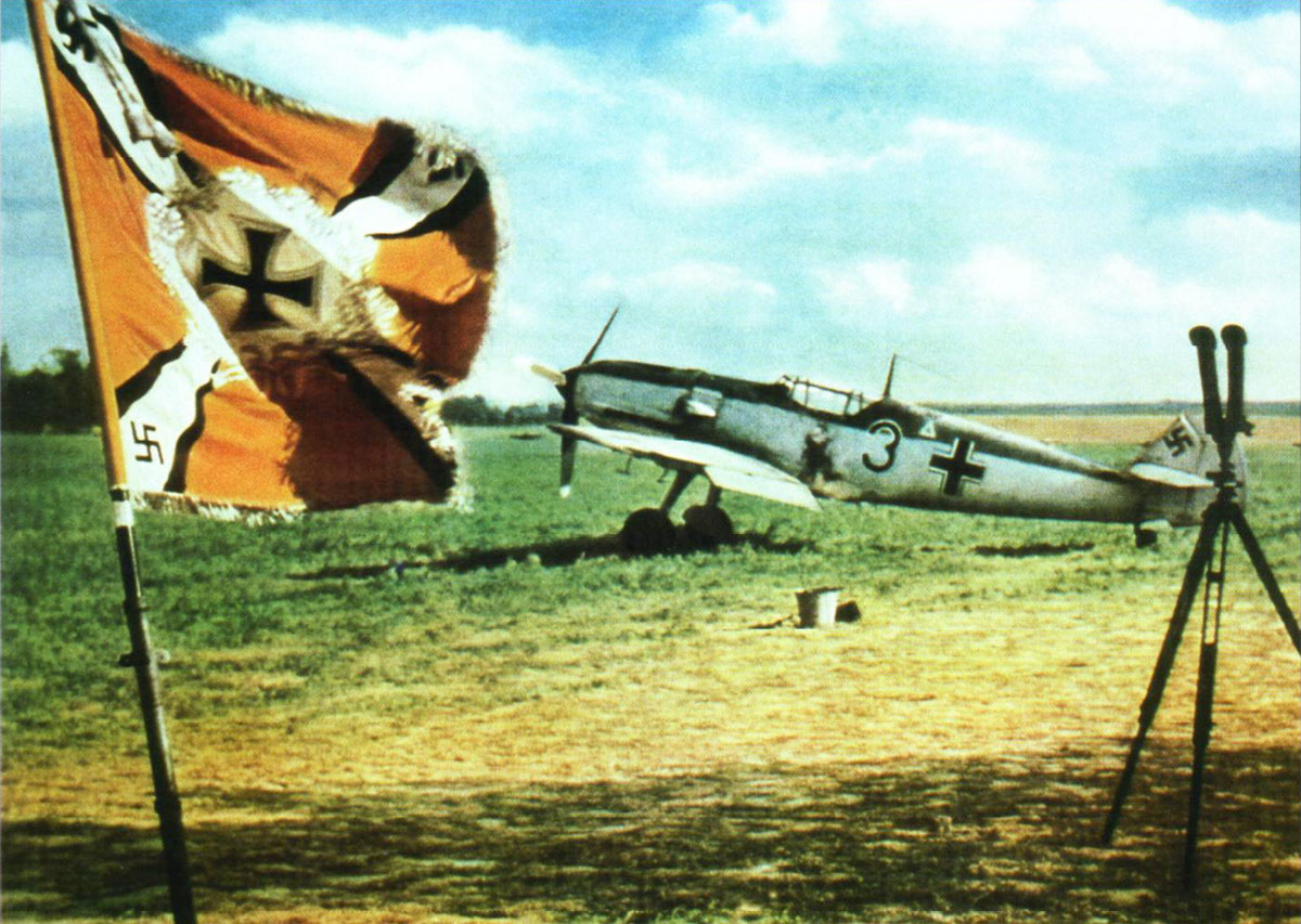A color photo Bf 109E3 possibly 8.JG26 Black 3 or maybe a personnel emblem 1940 02