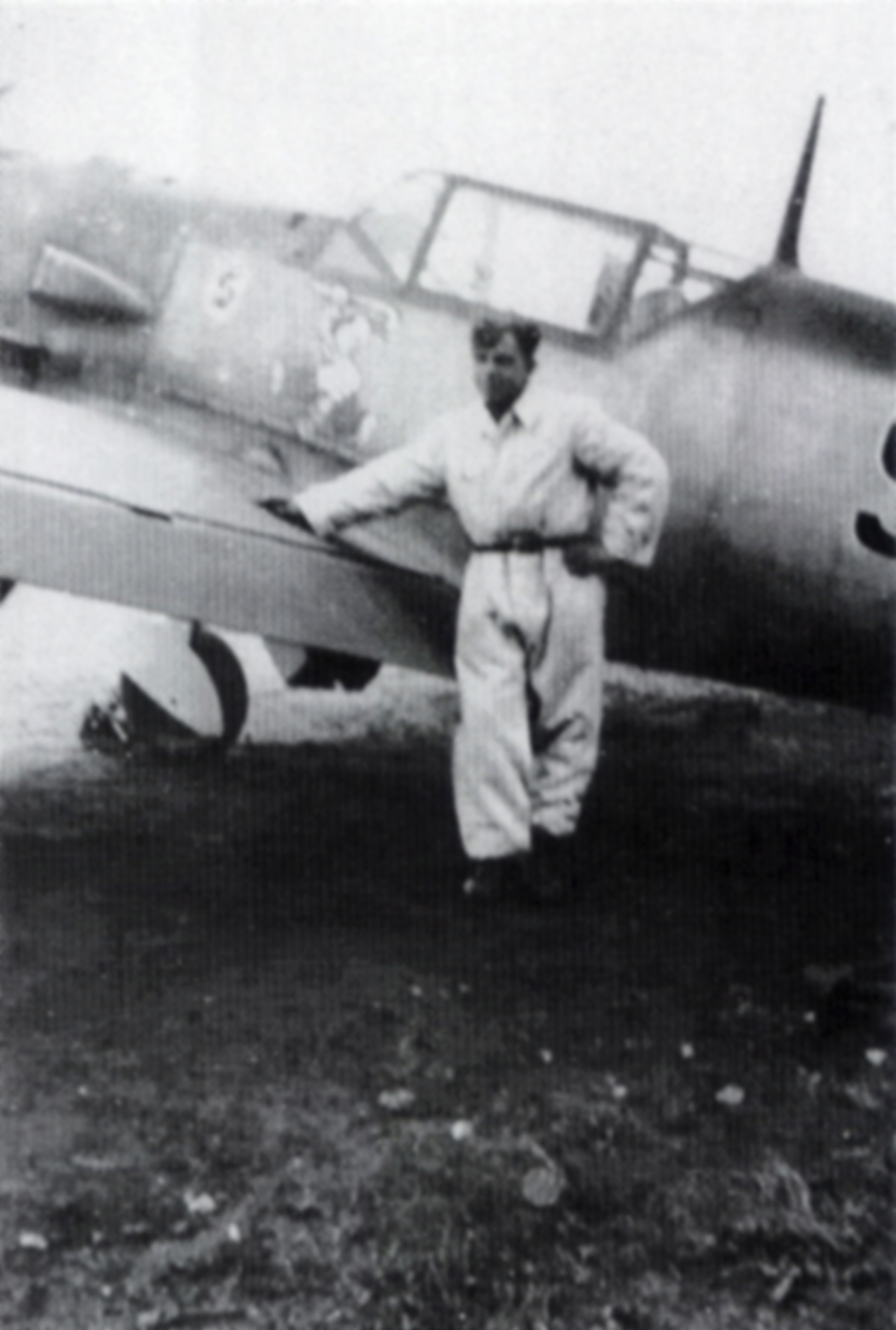 Messerschmitt Bf 109E4 8.JG26 Black 9 Heinz Zimmer France 1940 01