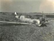 Asisbiz Messerschmitt Bf 109E4 9.JG26 Yellow 14 belly landing at Caffiers Aug 1940 ebay 03