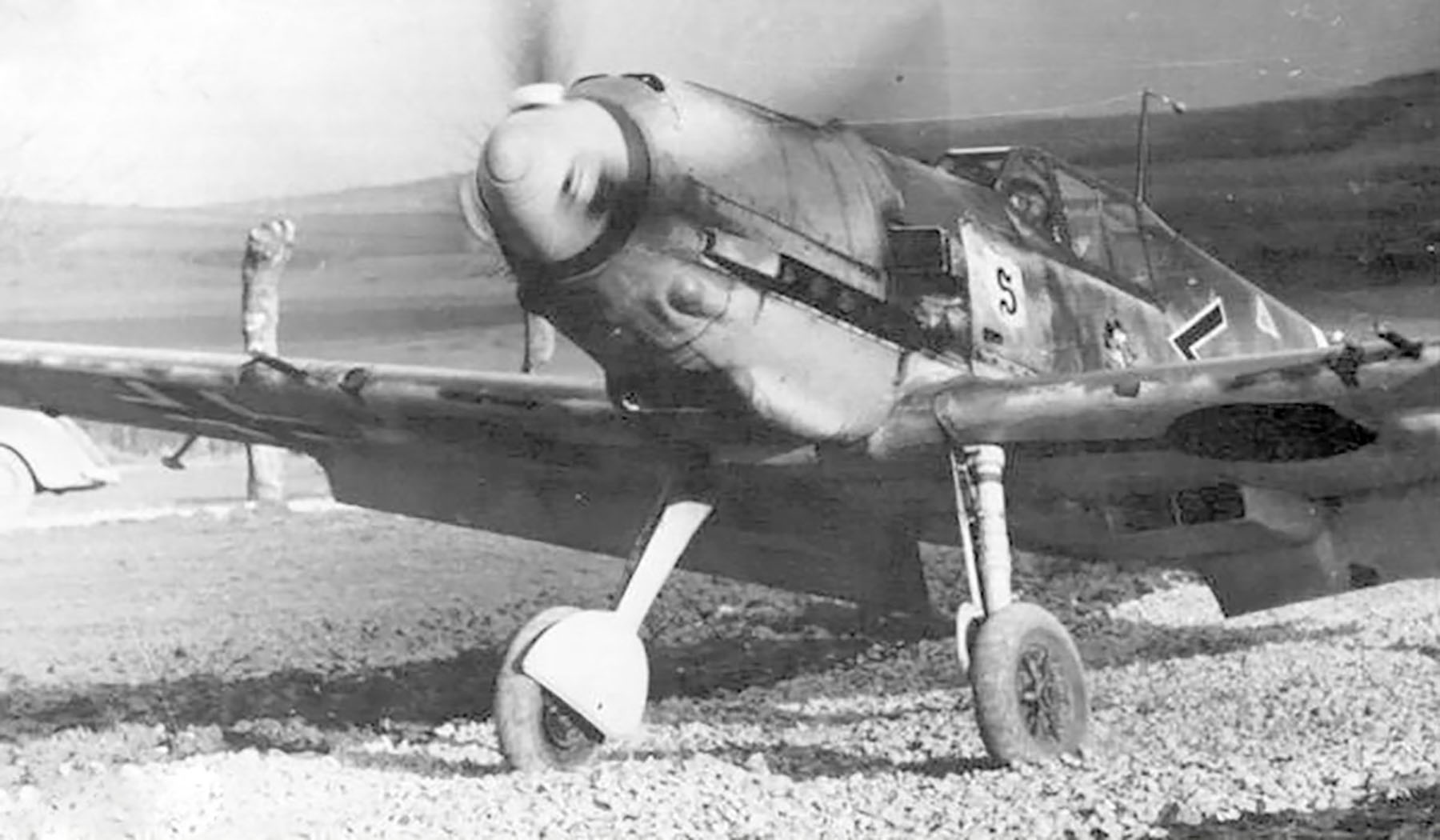 Messerschmitt Bf 109E4 Stab JG26 Adolf Galland WNr 5819 Abbeville 1940 01